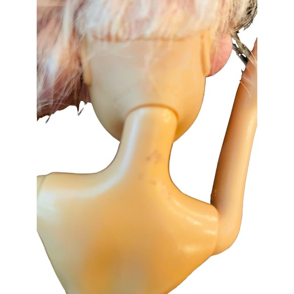 My Scene Barbie Mattel 1999 body bend snap, Pink Hair Body Piercings Belly Chain - Picture 7 of 9
